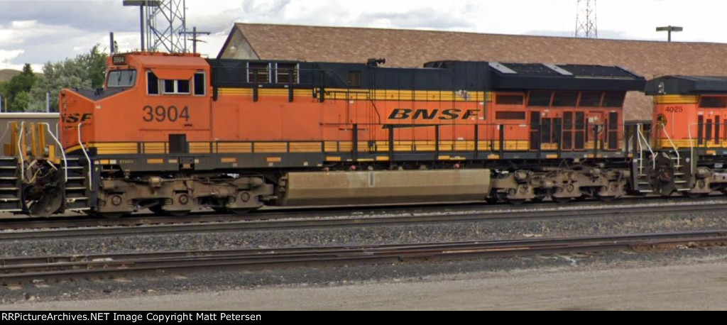 BNSF 3904